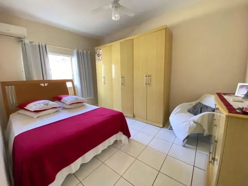 Casa com 4 dormitórios sendo 1 suíte e 5 vagas de garagem com piscina privativa - Balneário Camboriú — foto 11
