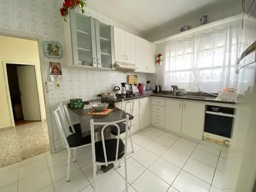 Casa com 4 dormitórios sendo 1 suíte e 5 vagas de garagem com piscina privativa - Balneário Camboriú — foto 9