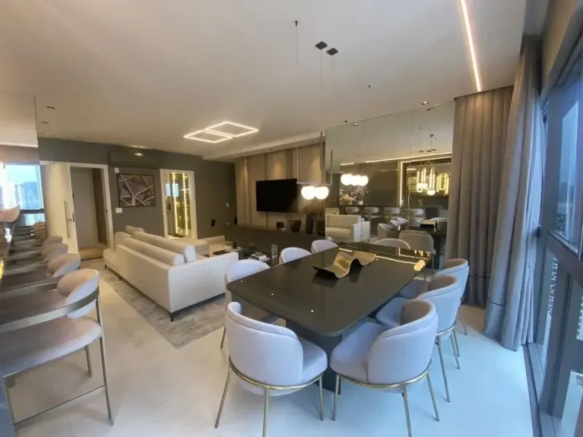 Apartamento de alto padrão com vista para o mar com 4 suítes e 2 vagas em Balneário Camboriú — foto 2