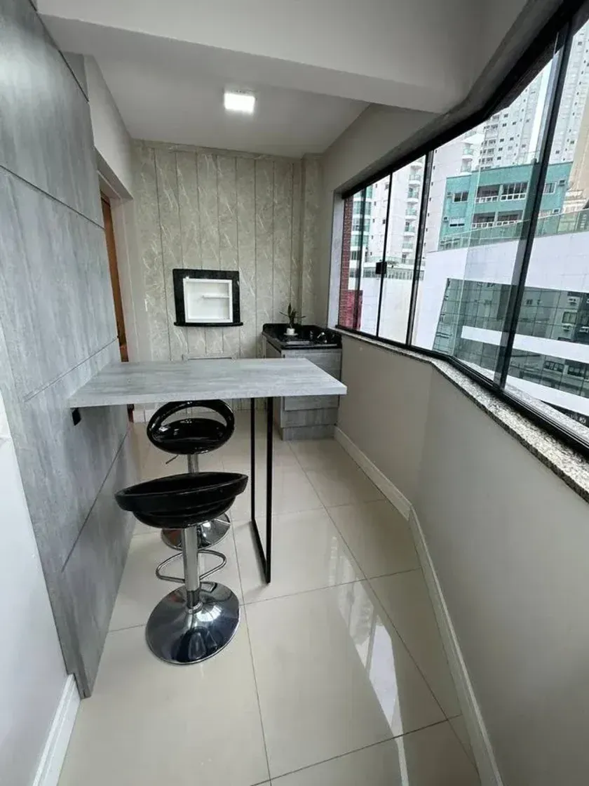 Apartamento mobiliado com 3 quartos e 1 vaga de garagem no Centro/Barra Sul em Balneário Camboriú — foto 3