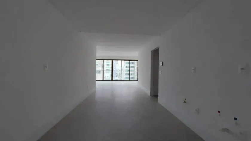 Apartamento novo de 4 suítes e 3 vagas de garagem no Centro de Balneário Camboriú — foto 3