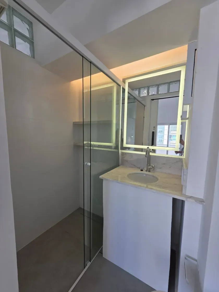 Apartamento na Av. Brasil com 2 dormitórios sendo 1 suíte e 1 vaga de garagem em Balneário Camboriú