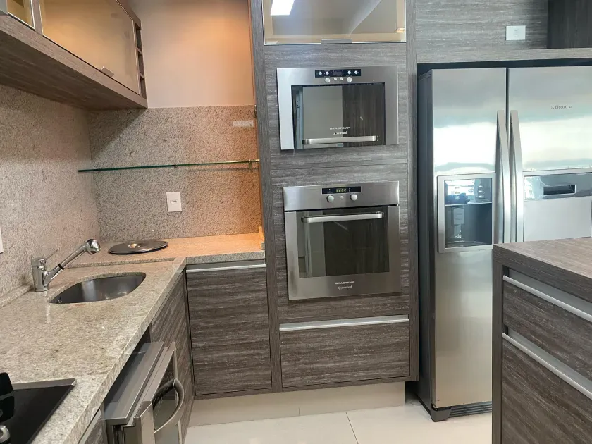 Apartamento mobiliado com 3 suítes e 2 vagas de garagem na Barra Norte — foto 8