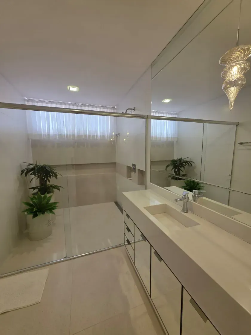 Apartamento vista mar com 3 suítes 3 vagas de garagem na Barra Sul em Balneário Camboriú — foto 10