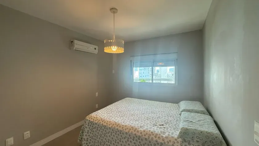 Apartamento mobiliado com 2 dormitórios sendo 1 suíte e 2 vagas de garagem em Balneário Camboriú — foto 2