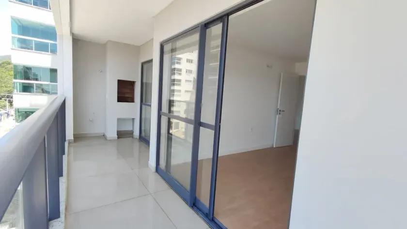 Apartamento com 3 dormitórios sendo 1 suíte e 2 vagas de garagem na Praia Brava em Itajaí — foto 2