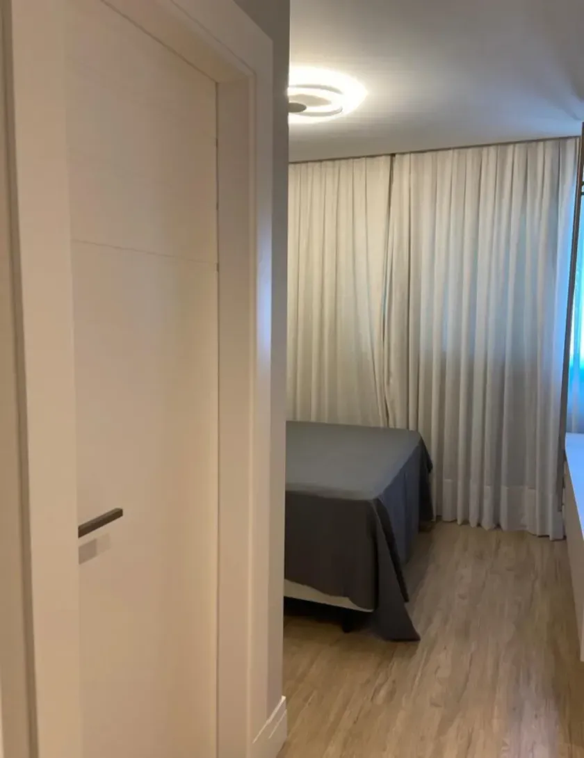 Apartamento mobiliado com 4 dormitórios sendo 2 suítes e 2 vagas de garagem em Balneário Camboriú — foto 15