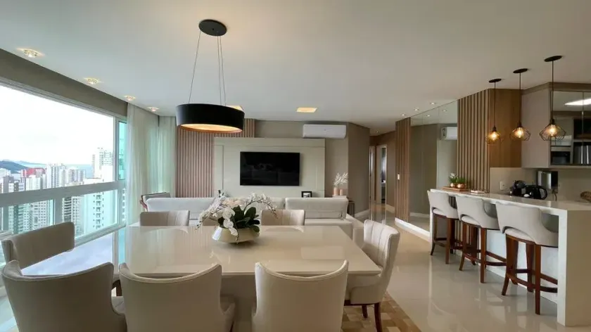 Apartamento mobiliado com 2 suítes, 2 demi-suítes e 3 vagas de garagem em Balneário Camboriú — foto 2