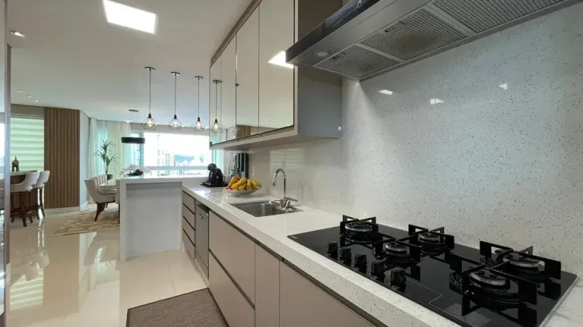 Apartamento mobiliado com 2 suítes, 2 demi-suítes e 3 vagas de garagem em Balneário Camboriú — foto 5