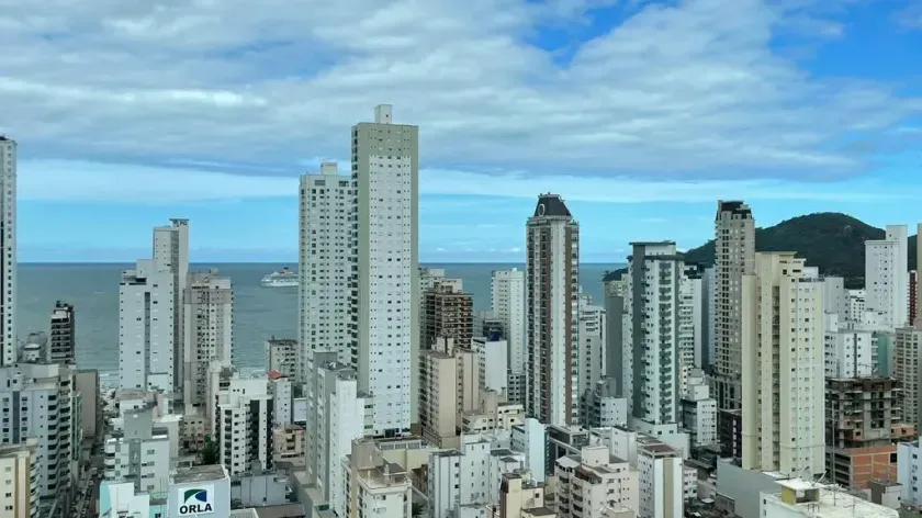 Apartamento mobiliado com 2 suítes, 2 demi-suítes e 3 vagas de garagem em Balneário Camboriú — foto 16