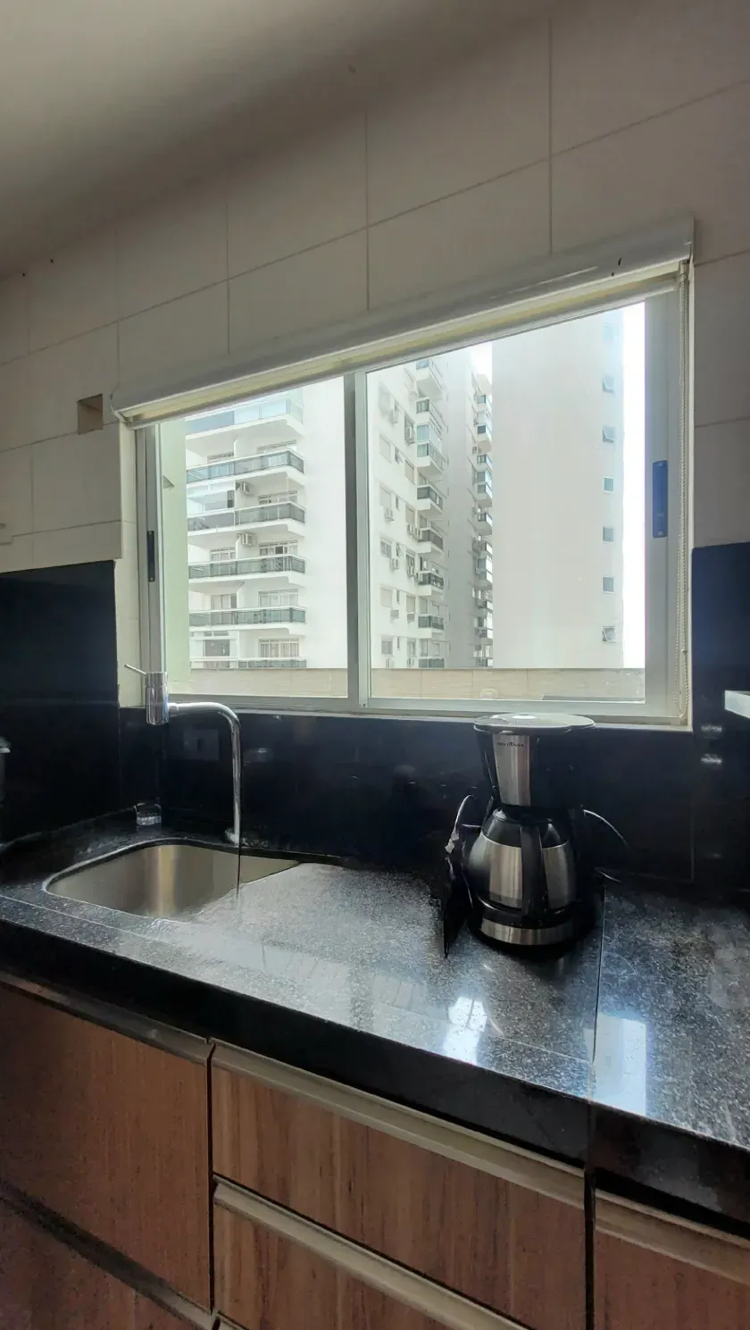 Apartamento mobiliado com 3 dormitórios sendo 2 suítes  e 2 vagas em Balneário Camboriú — foto 2