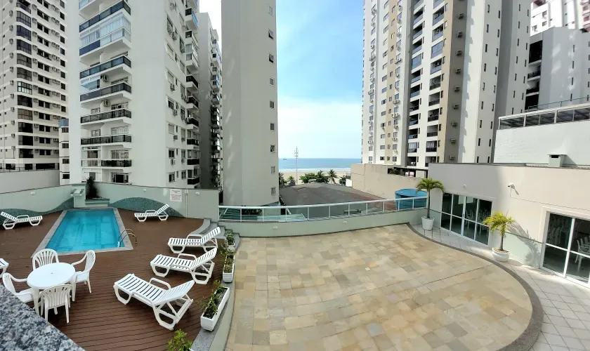 Apartamento mobiliado com 3 dormitórios sendo 2 suítes  e 2 vagas em Balneário Camboriú — foto 9