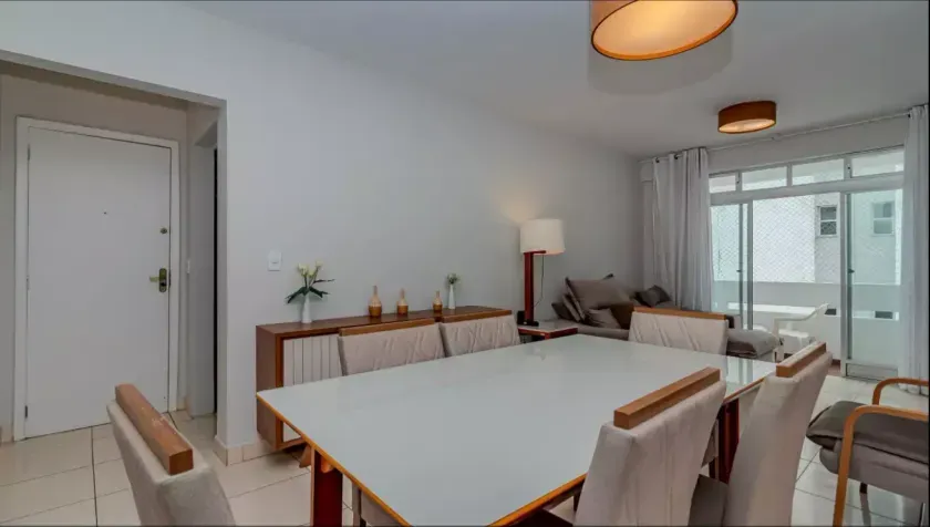 Apartamento com 3 dormitórios e 2 vagas de garagem na Avenida Brasil em Balneário Camboriú