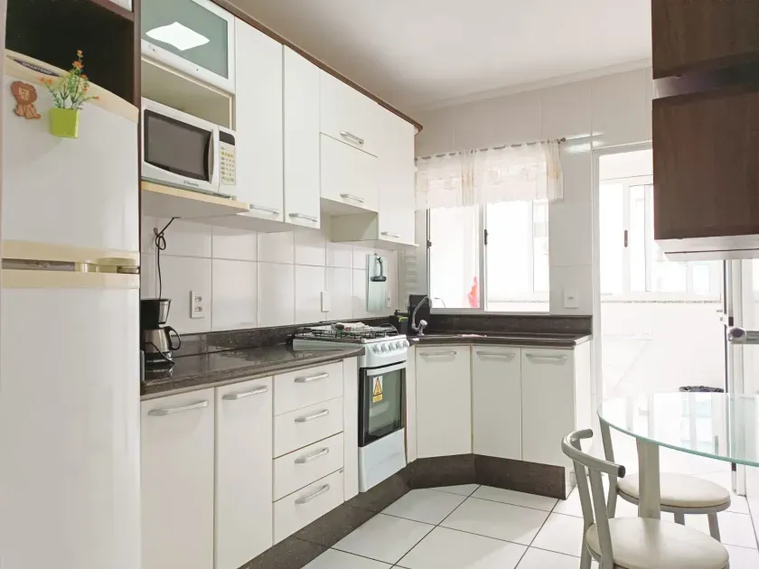 Apartamento com 2 dormitórios e 1  vaga privativa na barra sul em Balneário Camboriú — foto 2