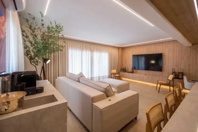 Apartamento Frente Mar com 4 dormitórios sendo 2 suítes em Balneário Camboriú/SC