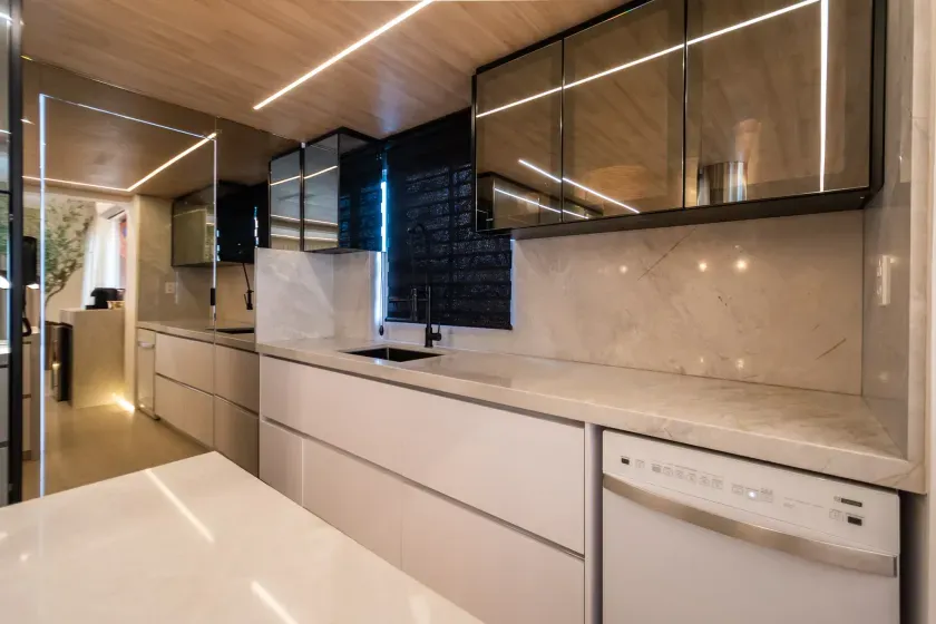 Apartamento Frente Mar com 4 dormitórios sendo 2 suítes em Balneário Camboriú/SC — foto 10