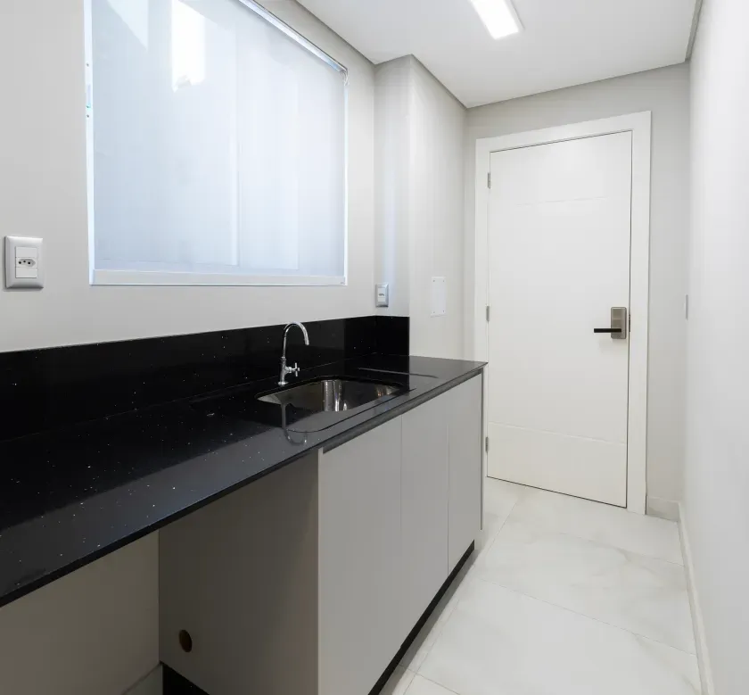 Apartamento novo com 4 dormitórios sendo 2 suítes e 3 vagas no Centro de Balneário Camboriú — foto 12
