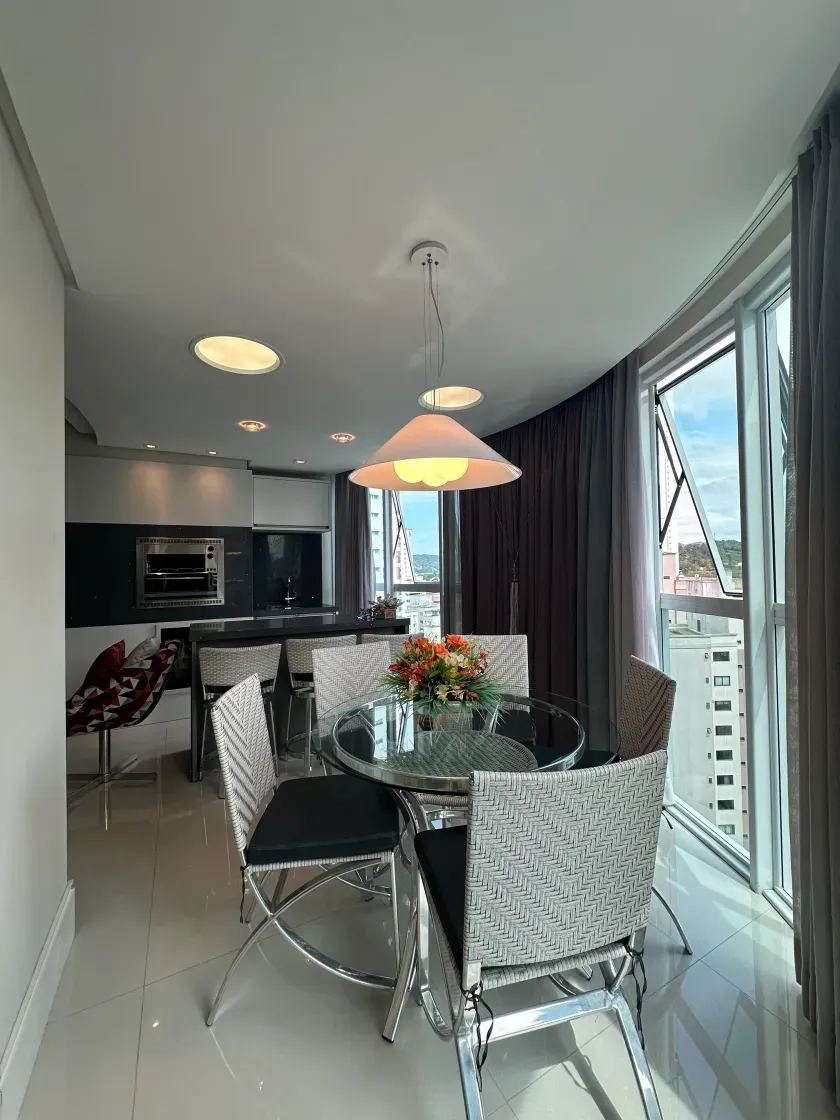 Apartamento alto padrão com 3 suítes e 4 vagas de garagem em - Balneário Camboriú/SC — foto 3