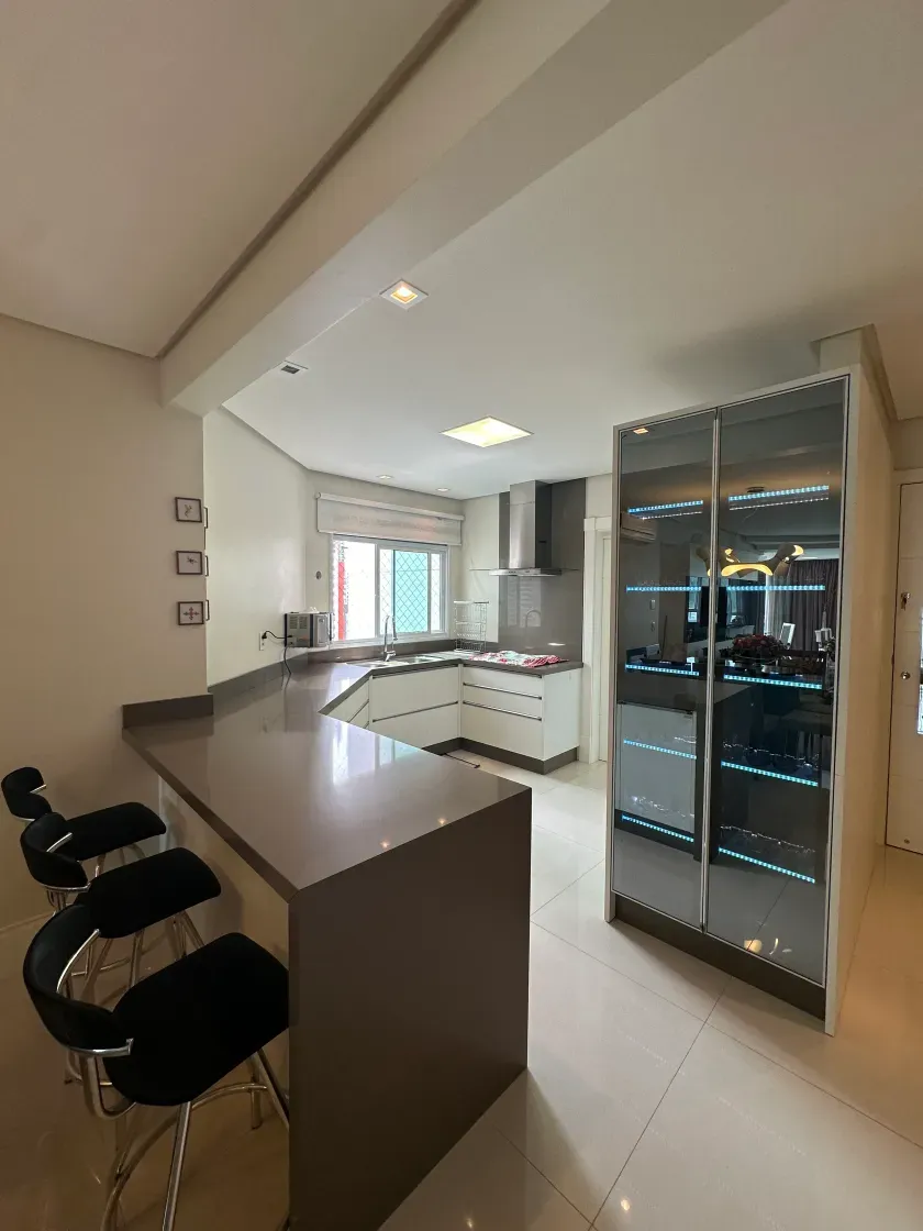 Apartamento alto padrão com 3 suítes e 4 vagas de garagem em - Balneário Camboriú/SC — foto 5