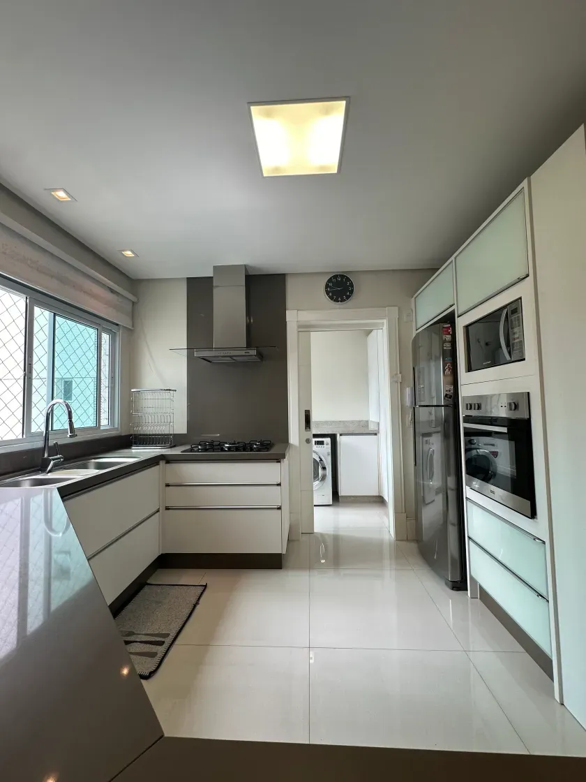Apartamento alto padrão com 3 suítes e 4 vagas de garagem em - Balneário Camboriú/SC — foto 6