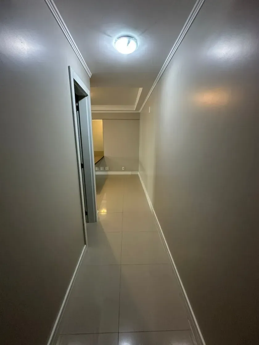 Apartamento semi-mobiliado com 1 suíte,  2 Demi e 2 vagas de garagem na Praia Brava em Itajaí — foto 11