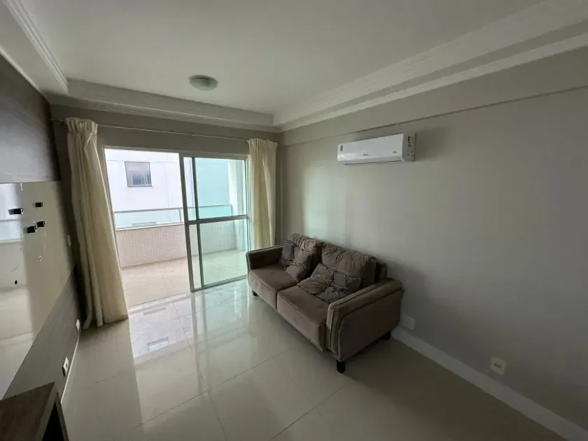Apartamento semi-mobiliado com 1 suíte,  2 Demi e 2 vagas de garagem na Praia Brava em Itajaí — foto 2