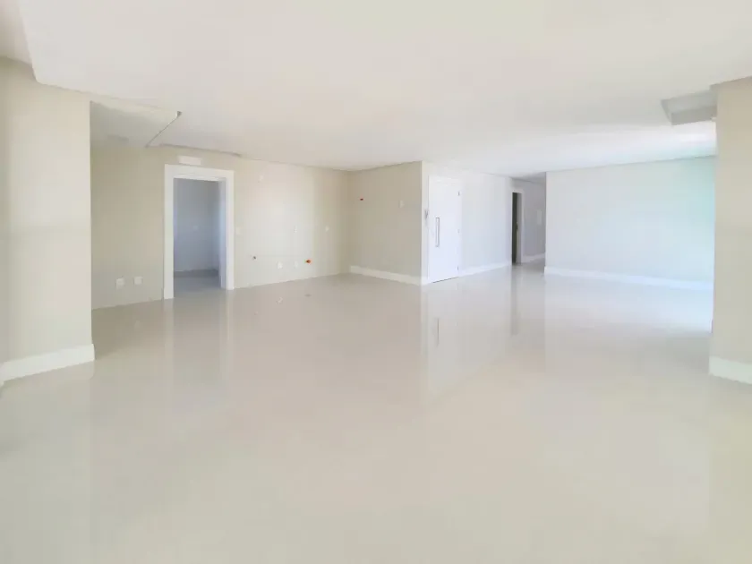 Apartamento no Edifício Eleganza Tower em Balneário Camboriú — foto 3