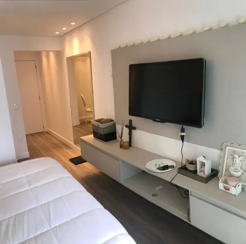 Apartamento quadra mar com 3 dormitórios e 2 vagas em Balneário Camboriú/SC