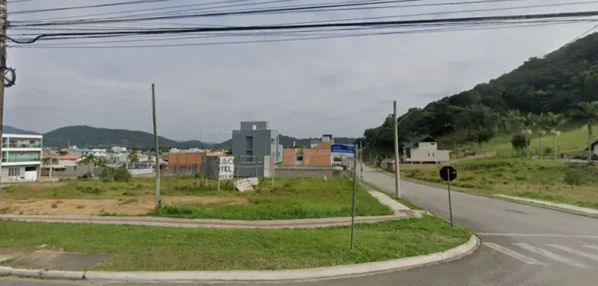 Terreno de esquina com 543,58 m² no Bairro da Barra em Balneário Camboriú SC — foto 3
