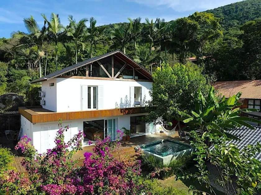 Casa com 3 dormitórios sendo 2 suítes com jardim e piscina Praia de Taquaras, Balneário Camboriú SC — foto 27