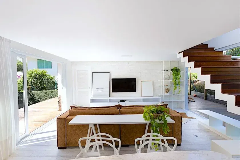 Casa com 3 dormitórios sendo 2 suítes com jardim e piscina Praia de Taquaras, Balneário Camboriú SC — foto 3