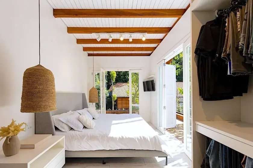 Casa com 3 dormitórios sendo 2 suítes com jardim e piscina Praia de Taquaras, Balneário Camboriú SC — foto 8