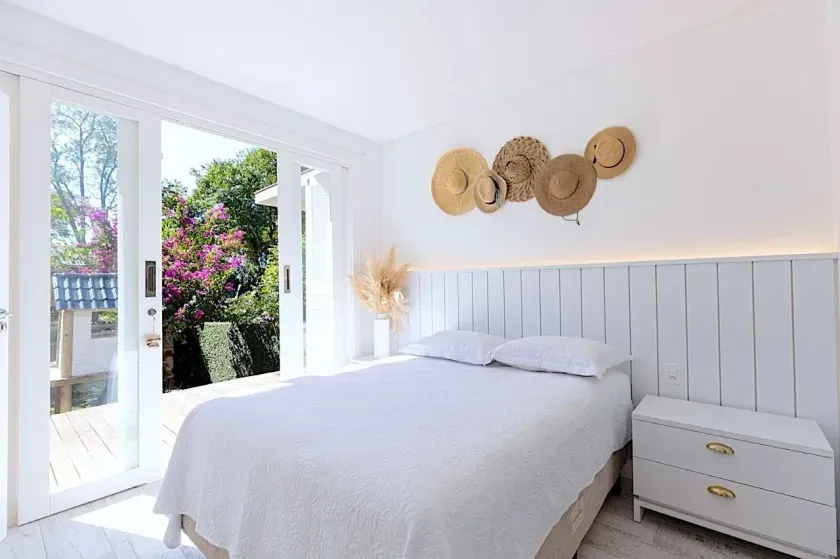 Casa com 3 dormitórios sendo 2 suítes com jardim e piscina Praia de Taquaras, Balneário Camboriú SC — foto 10