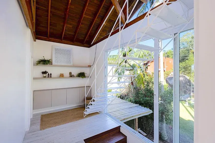 Casa com 3 dormitórios sendo 2 suítes com jardim e piscina Praia de Taquaras, Balneário Camboriú SC — foto 15