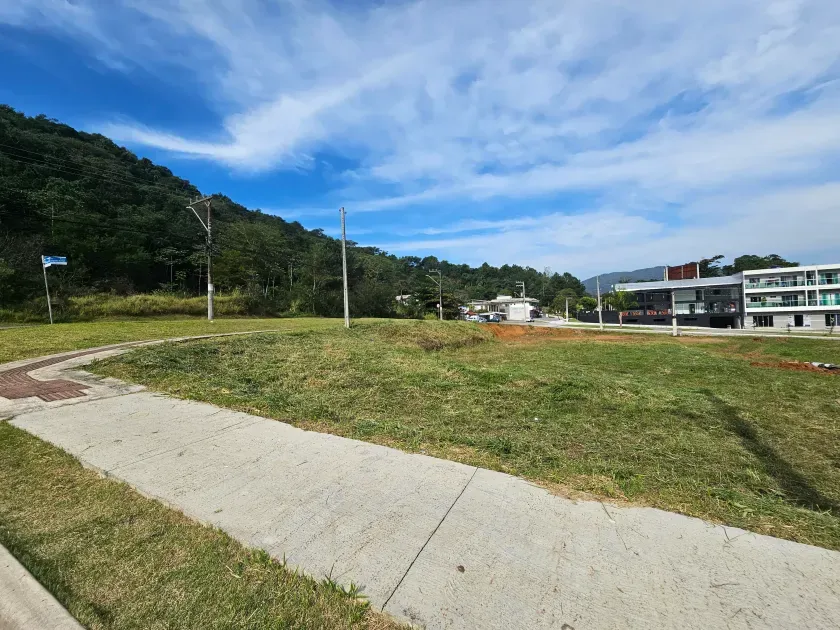Terreno de esquina com 543,58 m² no Bairro da Barra em Balneário Camboriú SC — foto 2