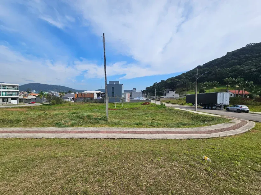 Terreno de esquina com 543,58 m² no Bairro da Barra em Balneário Camboriú SC — foto 7