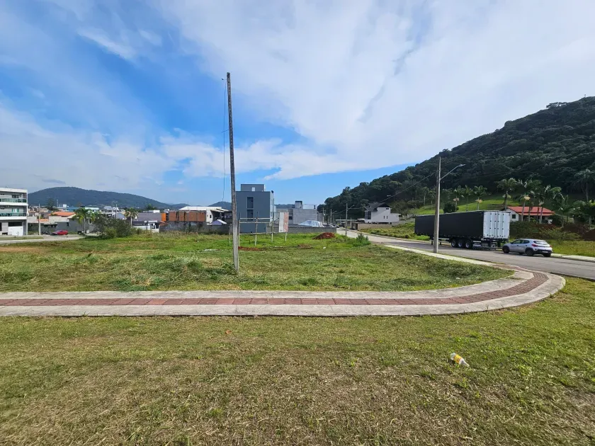 Terreno de esquina com 543,58 m² no Bairro da Barra em Balneário Camboriú SC — foto 8