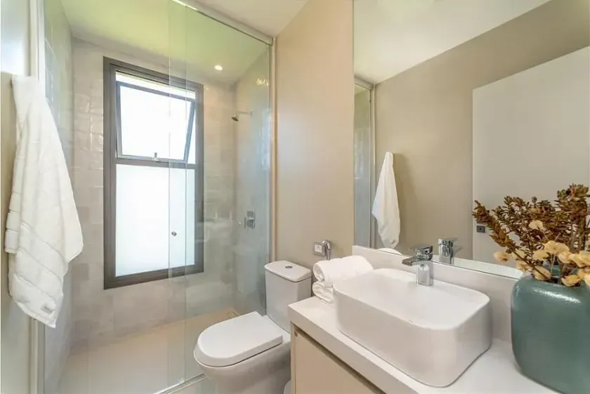 Casa frente mar mobiliada com 4 suítes em Balneário Camboriú