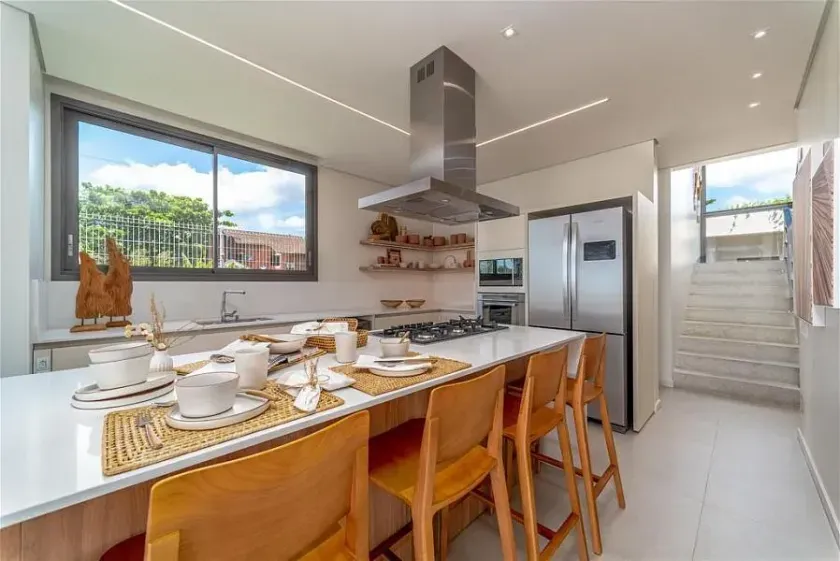Casa frente mar mobiliada com 4 suítes em Balneário Camboriú — foto 3