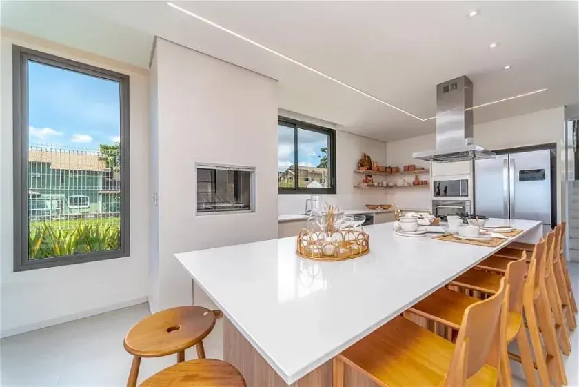 Casa frente mar mobiliada com 4 suítes em Balneário Camboriú — foto 17