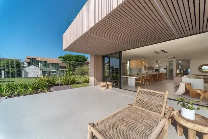 Casa frente mar mobiliada com 4 suítes em Balneário Camboriú — foto 23
