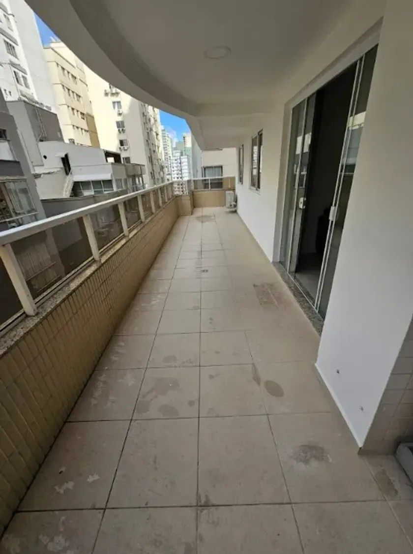 Apartamento quadra mar com 3 dormitórios sendo 1 suíte e 2 vagas de garagem  Balneário Camboriú/SC — foto 15