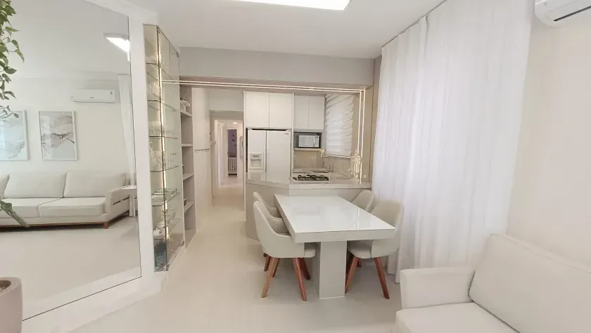 Apartamento com 3 dormitórios sendo 1 suíte e 1 vaga garagem no Centro de Balneário Camboriú — foto 8
