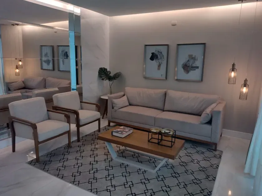 Apartamento com 3 suítes e 2 vagas de garagem no Bairro Pioneiros em Balneário Camboriú