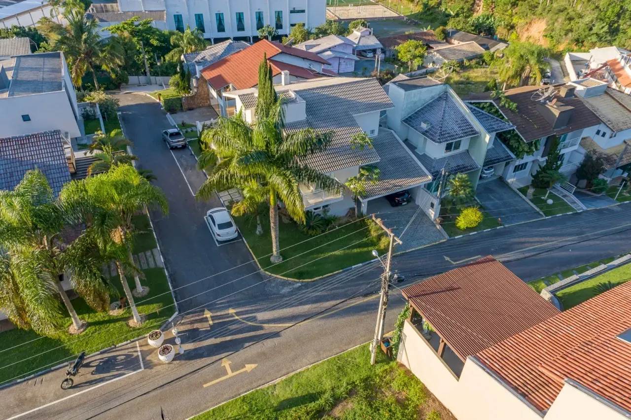 Casa Alto Padrão no Condomínio Residencial Ariribá