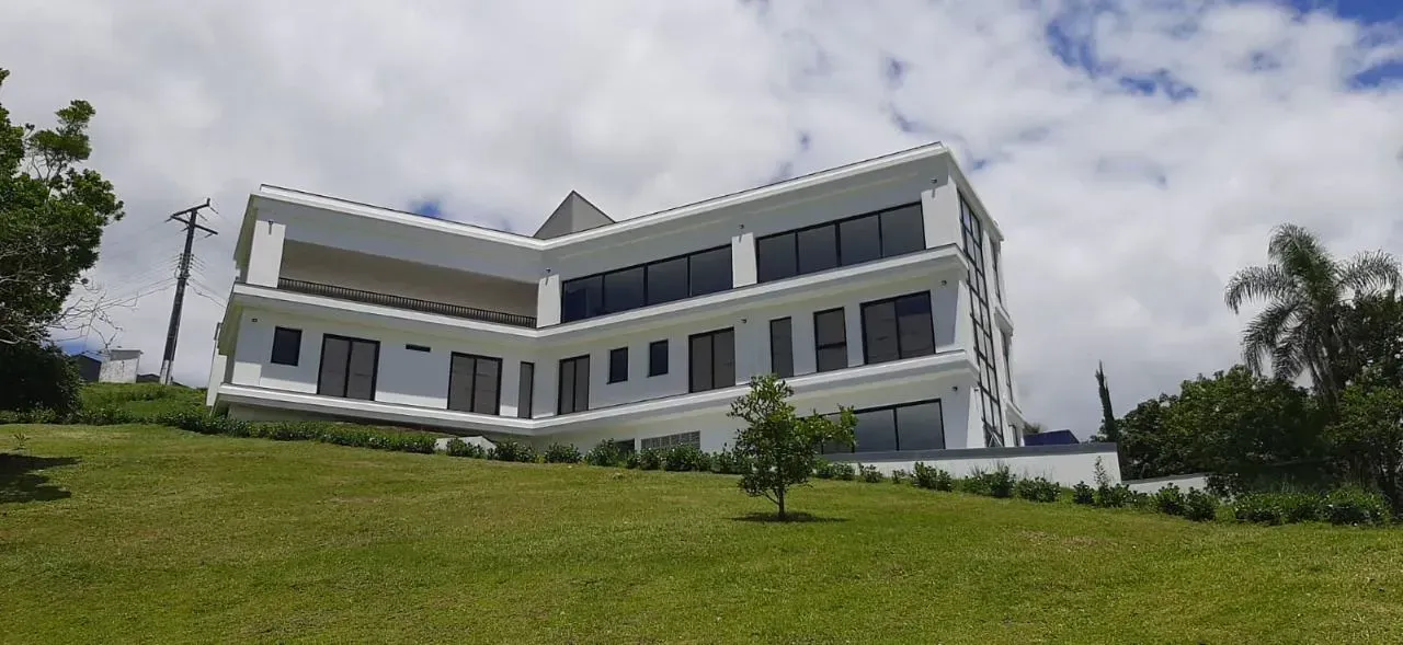 Casa em condomínio com 5 suítes sendo 1 máster e 5 vagas em Balneário Camboriú/SC — foto 4