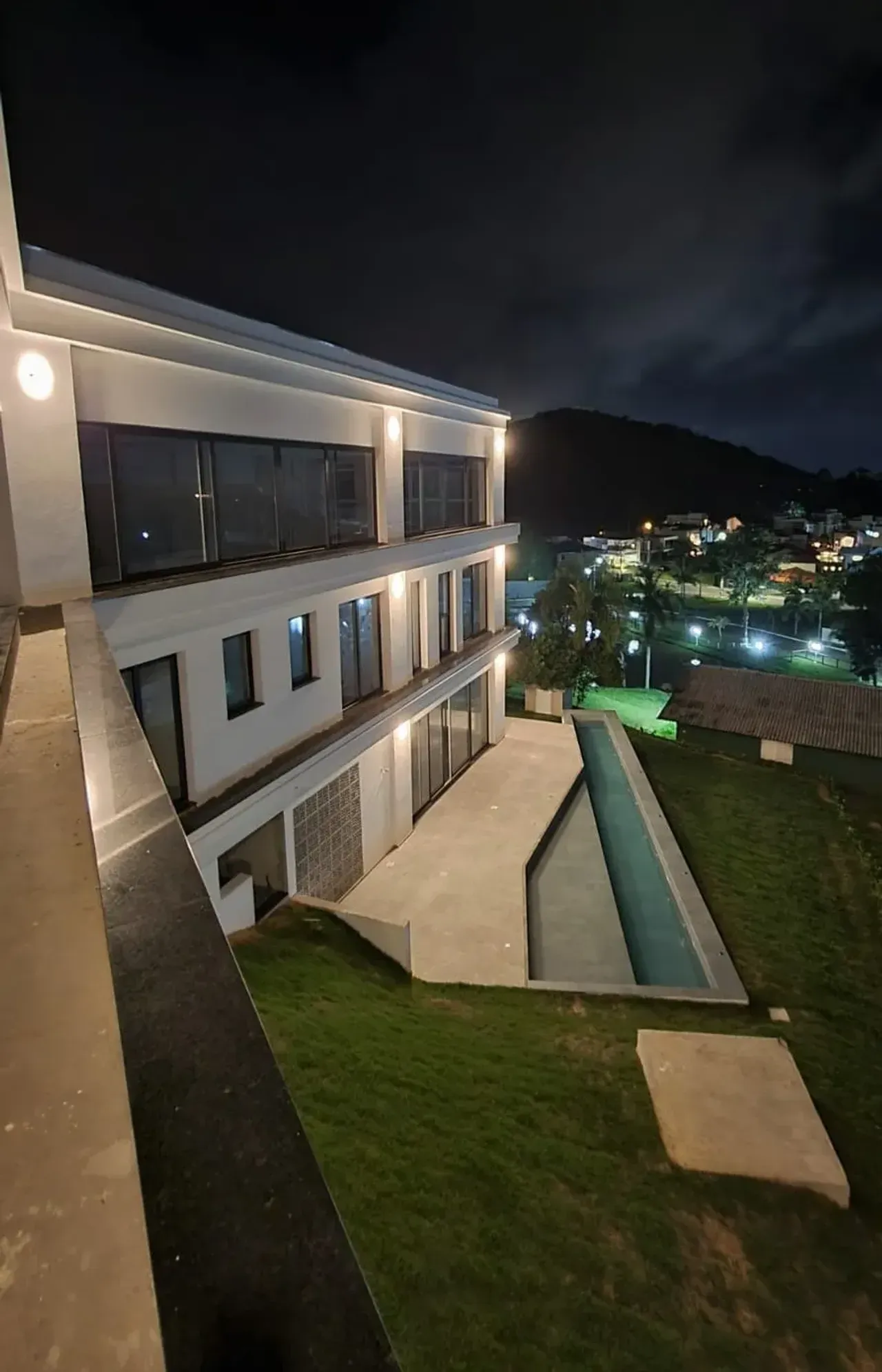 Casa em condomínio com 5 suítes sendo 1 máster e 5 vagas em Balneário Camboriú/SC — foto 16