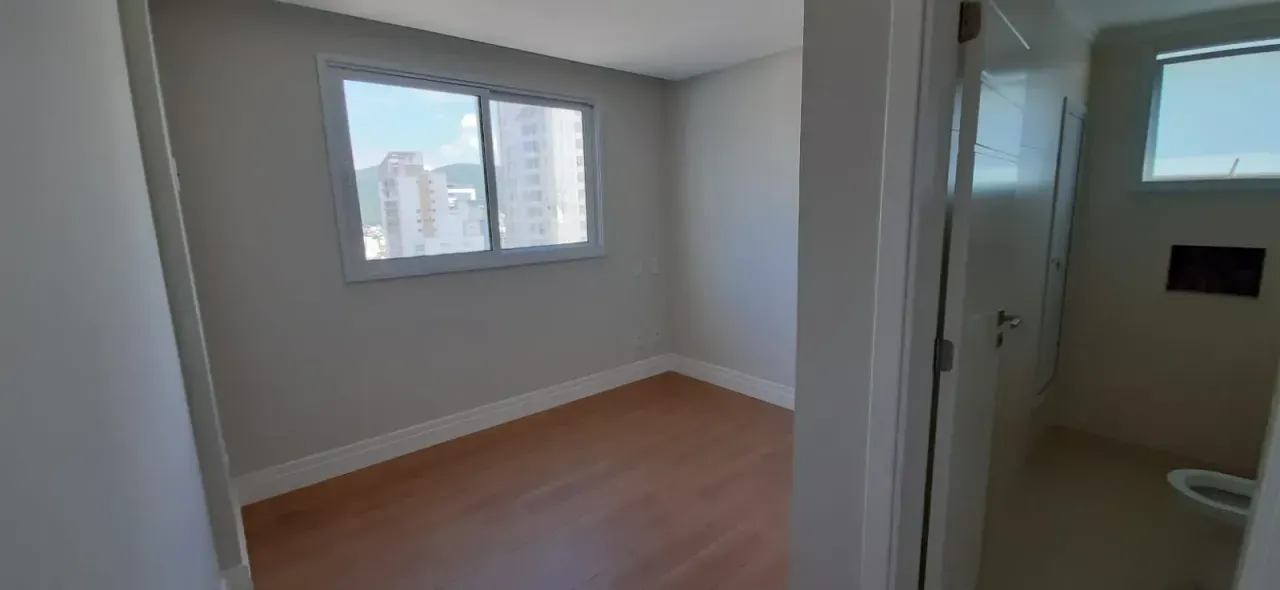 Apartamento com 4 dormitórios sendo 2 suítes e 3 vagas de garagem em Balneário Camboriú/SC — foto 13