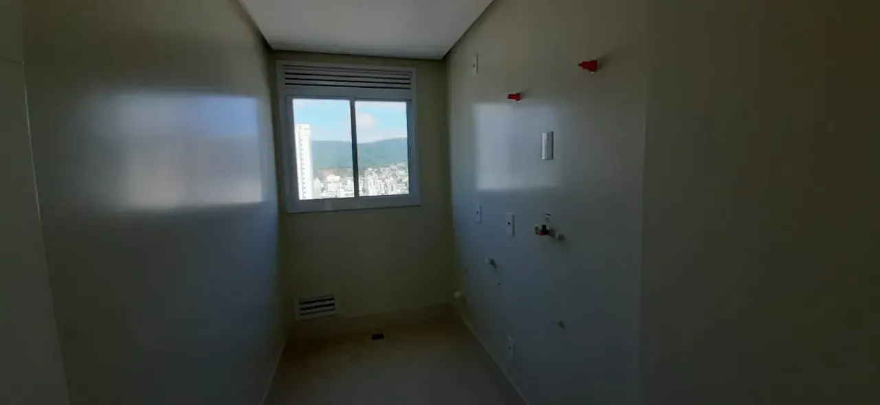 Apartamento com 4 dormitórios sendo 2 suítes e 3 vagas de garagem em Balneário Camboriú/SC — foto 8
