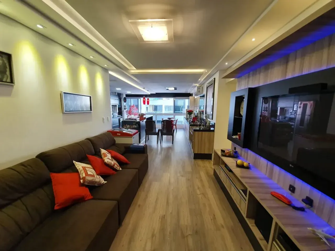 Apartamento com 3 suítes e 2 vagas de garagem em Balneário Camboriú/SC — foto 2